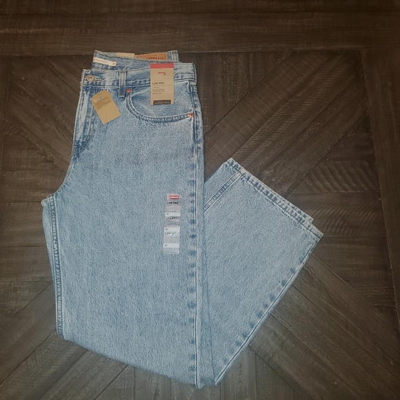 Levi's Low Pro Straight 31 Mid Rise Jeans Womens Glow Up Blue A09640003 - Picture 1 of 12